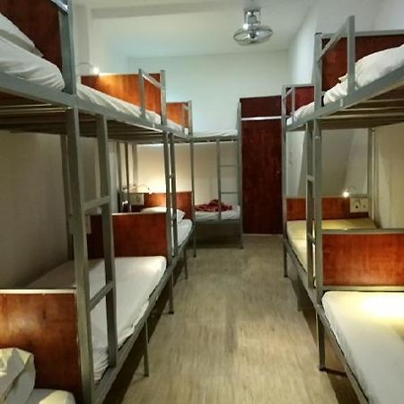 Tony Central Hostel Luang Prabang Luaran gambar