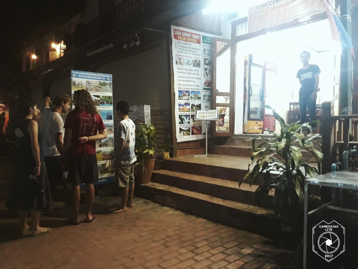 Tony Central Hostel Luang Prabang Luaran gambar