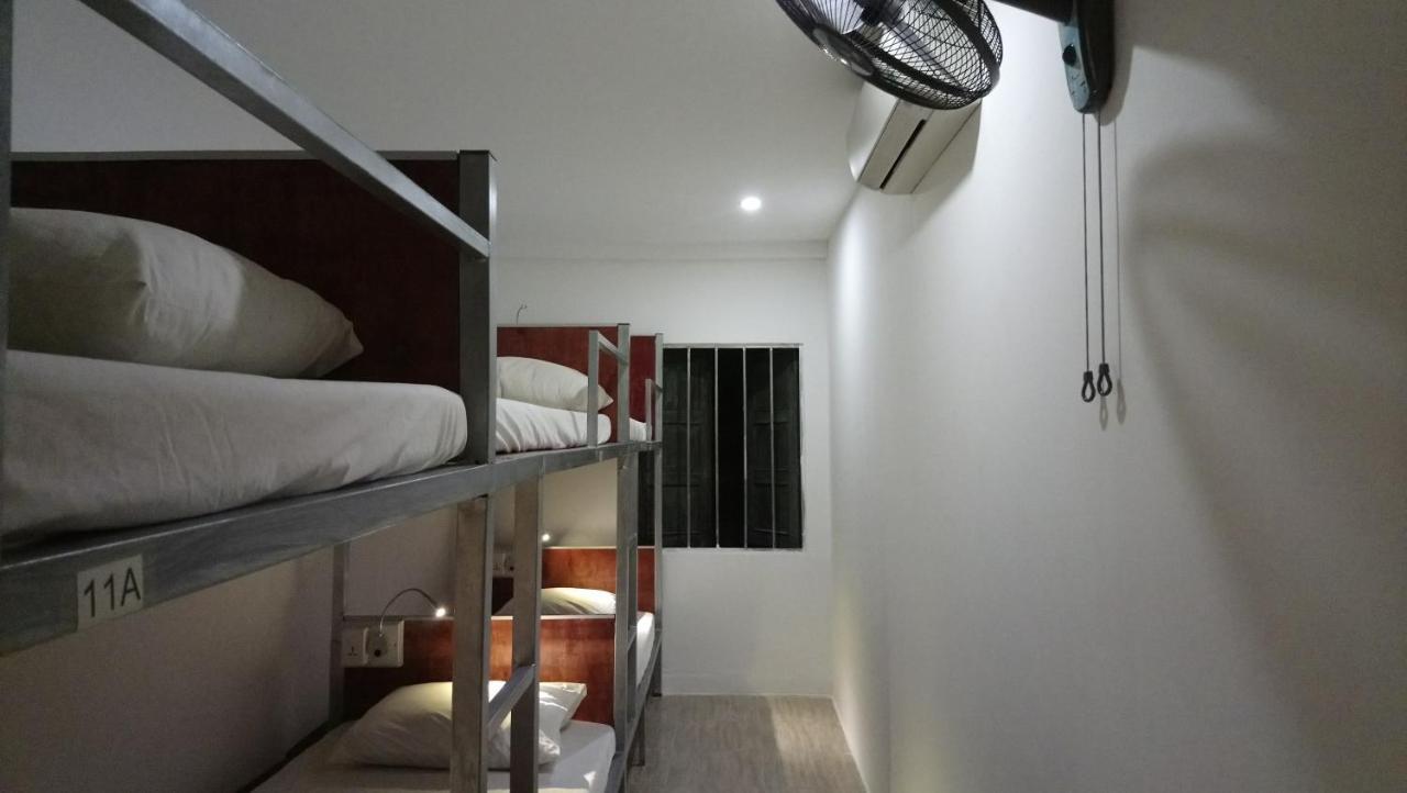 Tony Central Hostel Luang Prabang Luaran gambar